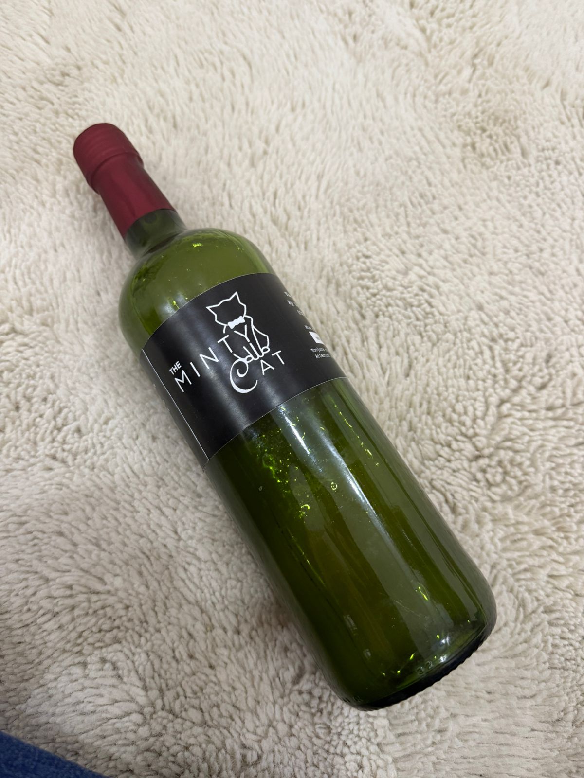 The Minty Cat Ginger Beer bottles showcase